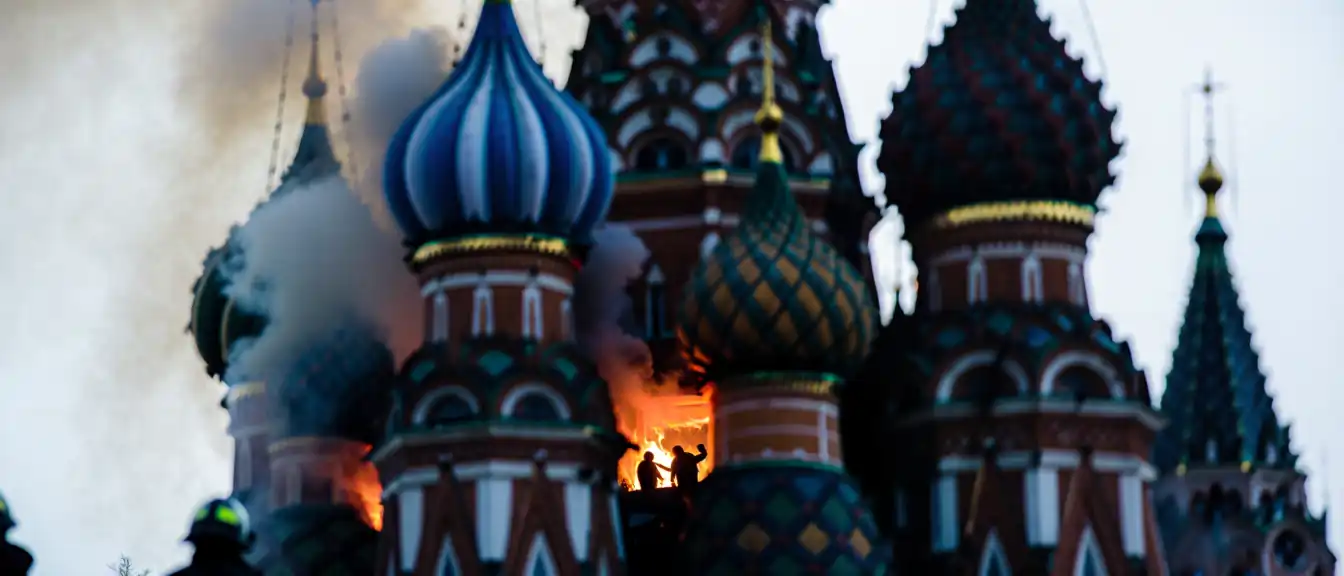 Огонь в сердце Москвы: в соборе Василия Блаженного ликвидируют возгорание