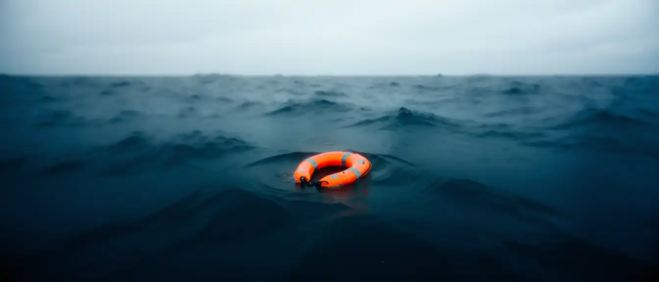 Поиски российской гражданки продолжаются после крушения судна у берегов Кипра