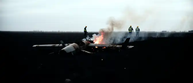 Последствия работы ПВО под Омском: обломки беспилотника спровоцировали пожар в поле