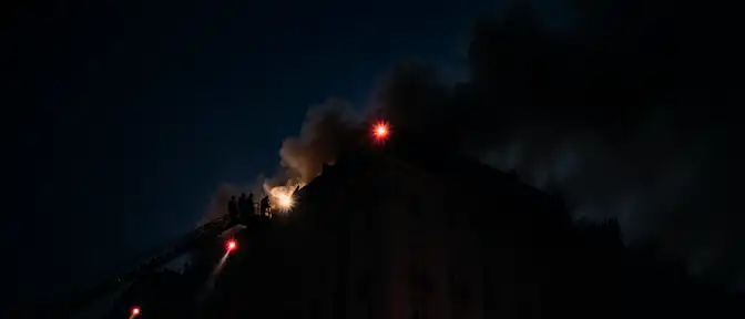Ночной пожар на Лиговском: петербургские пожарные ликвидировали возгорание в центре города