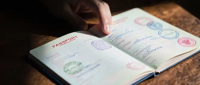 Паспортный контроль: какие записи в документах жизненно важны, а какие могут стать проблемой