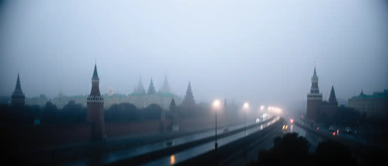 Туманная ночь привела к повышению уровня погодной опасности в Москве и Московской области
